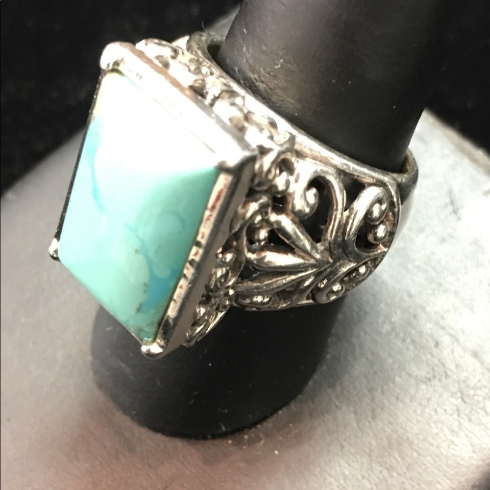 SILVER LADIES RING - Picture 3 of 4